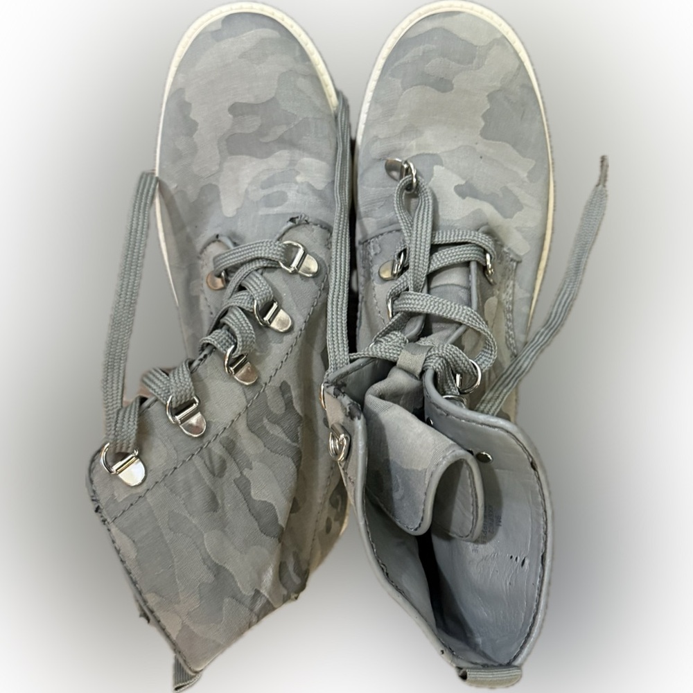 Kendall + Kylie Gray Camouflage High-Top Shoes | Sz 9